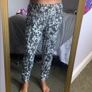 Anthropologie Floral Pants - Medium
